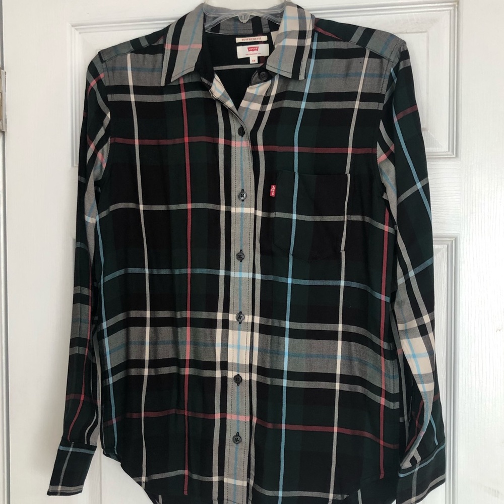 Boyfriend fit plaid shirt